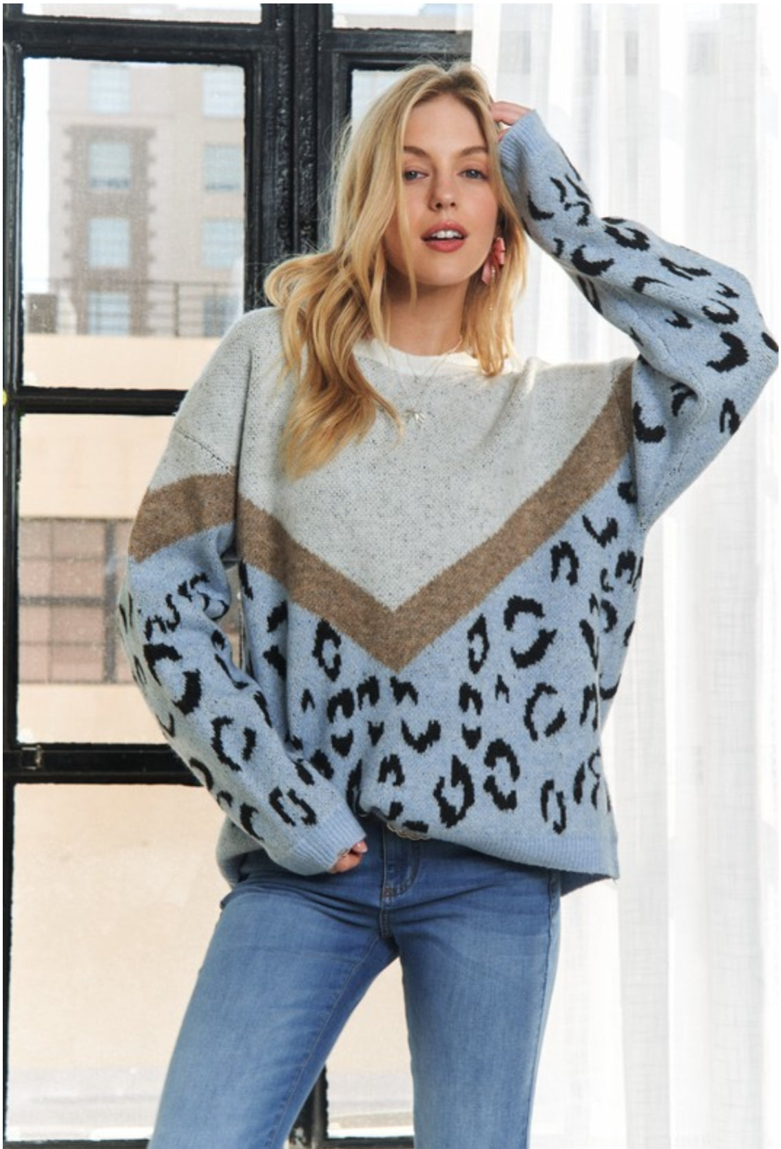 Thick Ultra-Soft Chevron Sweater with Leopard Print – Cozy Oversized Knit for Fall and Winter Layering