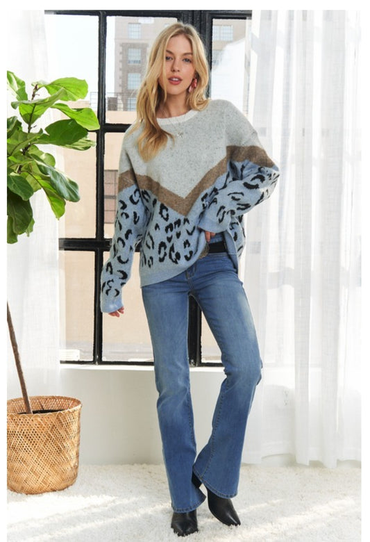 Thick Ultra-Soft Chevron Sweater with Leopard Print – Cozy Oversized Knit for Fall and Winter Layering